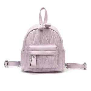 Elegante lavendelkleurige mini-rugzak met een stijlvol gewatteerd golfpatroon voor dames