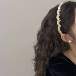 Korean style woolen wavy headband with pearls, elegant non-slip hair hoop for women
