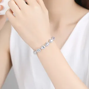 Elegante pulsera de circonita cúbica AAA en forma de lágrima con piedras de corazones.
