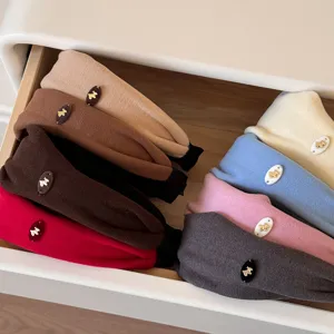 Serre-tête Large en Velours pour Femmes Style Coréen Avec Ornement Cheval en Métal Élégant Accessoires Cheveux Mode Filles