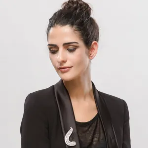 Κομψή πολυτελής καρφίτσα μισοφέγγαρο με πέτρες ζιργκόν για γυναικείο σακάκι αξεσουάρ