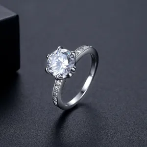 Elegante zilverkleurige solitaire verlovingsring met zirkonia en zes klauwen voor dames