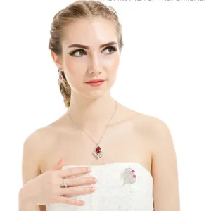 Elegant vintage feather brooch and jewelry set with 3A zircons for formal wedding wear