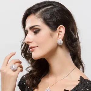 Elegante verzilverde bloemen sieradenset met fonkelende AAA zirkonia's voor vrouwen