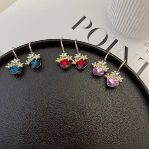 Elegante set di orecchini a gancio con fiori di cristallo in blu, rosso e viola stile coreano