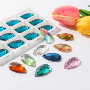 Bunte Glas-Strasssteine zum Aufnähen in Tropfenform mit flacher Rückseite für DIY-Projekte