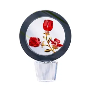 Ornement élégant de rose en cristal rouge avec tiges dorées pour la décoration intérieure