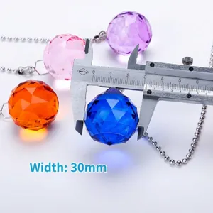 Pendaglio a sfera di cristallo multicolore con catena metallica misura 30mm