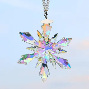 Ornement de voiture flocon de neige en cristal aux magnifiques reflets multicolores