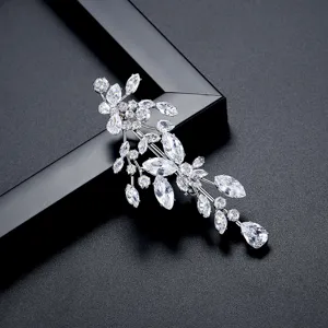 Elegante silberfarbene Weizenähre-Brosche mit funkelnden Zirkonia-Kristallen besetzt