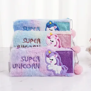 Estuche de unicornio de peluche con piel sintética de arcoíris y acabado brillante