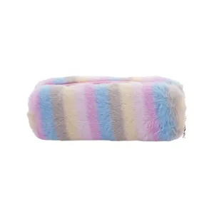 Astuccio arcobaleno in peluche con strisce pastello e un design morbido e peloso