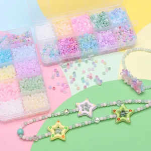 Detailansicht von dem bunten 10-Raster-Glastropfperlen-Set für DIY-Armbänder