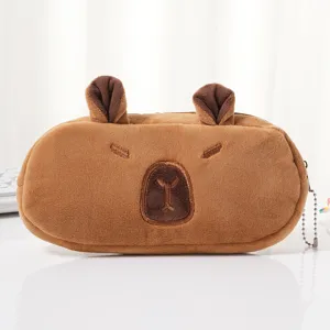 Trousse à crayons capybara en peluche marron avec texture douce et visage brodé