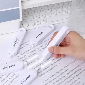 Cinta correctora blanca minimalista estilo bolígrafo para una corrección muy limpia.