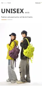 Lifestyle-Foto von unisex lila und limettengrünen Wanderrucksäcken für Outdoor-Reisen