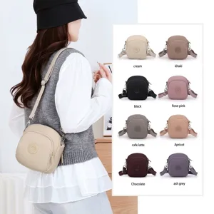 Borsa a tracolla leggera in nylon da donna in più colori con tracolla regolabile