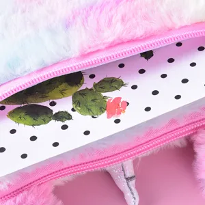 Sac à bandoulière mignon en peluche arc-en-ciel pour enfants avec détail de corne de licorne