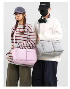Casual Japanese-style messenger bag featuring a multi-pocket design and large capacity