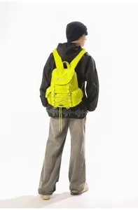 Großer neongelber leichter Wanderrucksack für Outdoor-Sportarten und Reisen bequem