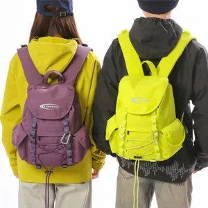Leichter Outdoor-Wanderrucksack mit großem Fassungsvermögen in Lila und Neongrün.