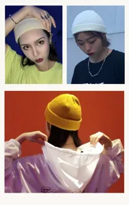 Modelle che mostrano vari berretti corti in maglia nei colori crema, bianco e giallo