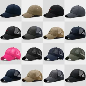 Assortimento di cappellini da baseball in mesh per uomo in vari colori e tessuto tecnico