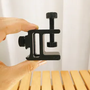 Soporte de abrazadera en C de aluminio negro para soporte de luz de camping plegable