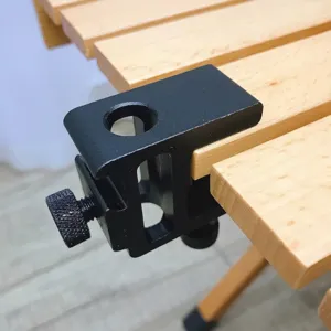 Pinza de mesa de aleación de aluminio negro para soporte de lámpara de camping al aire libre