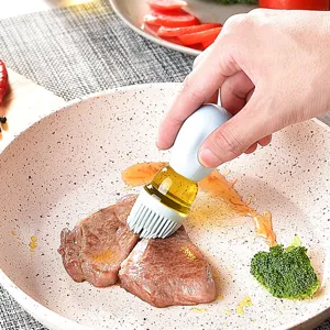 Pennello per olio in silicone portatile con bottiglia integrata per cucina e barbecue