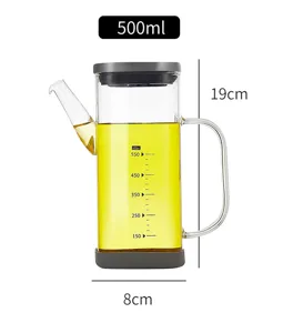 Detailansicht eines 500ml Borosilikatglas-Ölspenders mit den Maßen 19cm mal 8cm