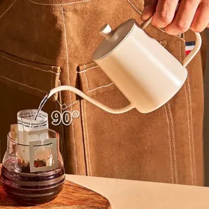 Crèmewitte 304 roestvrijstalen koffieketel met zwanenhals en deksel voor nauwkeurig handmatig zetten
