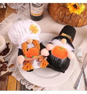 Pareja de gnomos de Acción de Gracias con calabaza y pavo para decoración de mesa otoñal