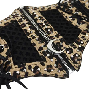 Ceinture corset léopard à la mode avec panneaux en résille et breloque croissant de lune.