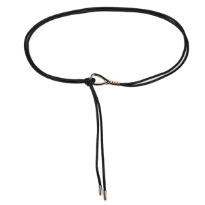 Eleganter schwarzer schmaler Taillengürtel für Damen mit goldener Metallschnalle