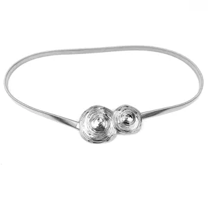 Zilveren metalen elastische veerriem met decoratieve ronde gesp voor damesjurken