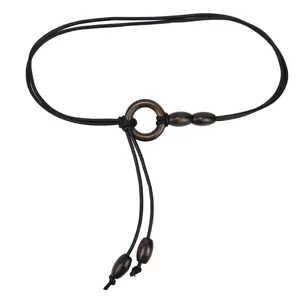 Ceinture fine vintage minimaliste en cordon PU noir avec anneau en bois décoratif et perles