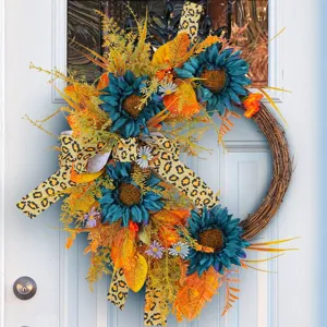 Vivace ghirlanda di girasoli blu con nastro leopardato per decorazione porta
