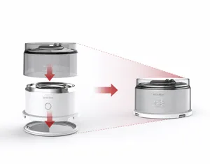 Gedetailleerd compact opbergaanzicht van een draagbaar mini-koffiezetapparaat BETA TECH