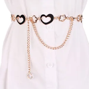 Elegante cintura a catena in metallo dorato da donna con ciondoli a forma di cuore e fiore