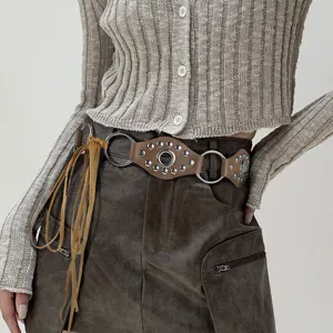 Vintage Y2K leather belt with silver metal ring links and rivet details