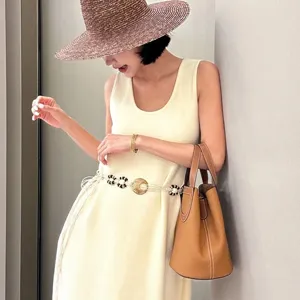 Elegante cintura boho intrecciata a mano per donna con perline e fibbia a luna