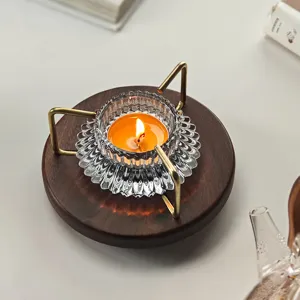 Eleganter Teewärmer aus echtem Walnussholz mit Messingstativ und Glaskerzenhalter