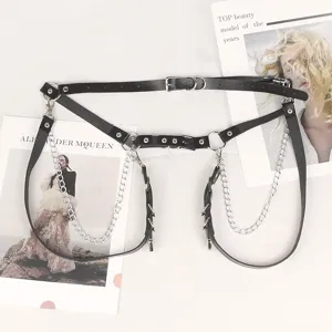 Cintura imbracatura regolabile in pelle nera punk gotica con catene d'argento stile Harajuku