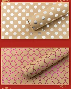 Détail de papier cadeau kraft rétro avec pois argentés et motifs géométriques roses