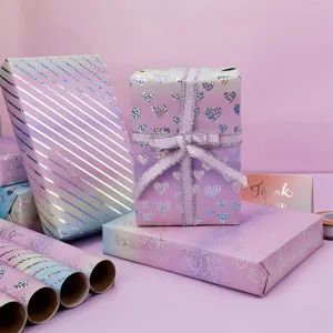 Holografisches Laser-Geschenkpapier mit Herz- und Rosenmustern für den Valentinstag