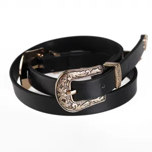 Cintura nera vintage in ecopelle a doppia fibbia con incisioni floreali in stile Y2K.