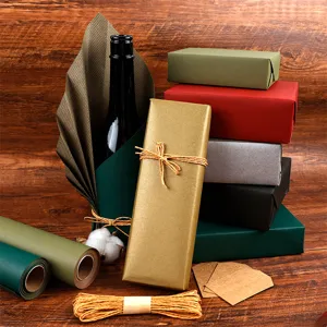 Premium set van effen kraft inpakpapier voor een stijlvolle kerstverpakking DIY
