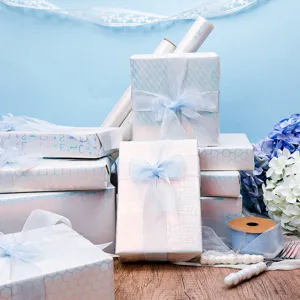 Irisierendes blau-rosa Glitzer-Geschenkpapier für elegante Weihnachtsgeschenke