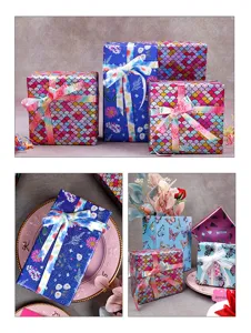 Detailopname van laser cadeaupapier met levendige zeemeerminschubben en bloemmotieven